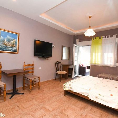 Menios Apartments And Studios Nea Kallikrateia Luaran gambar